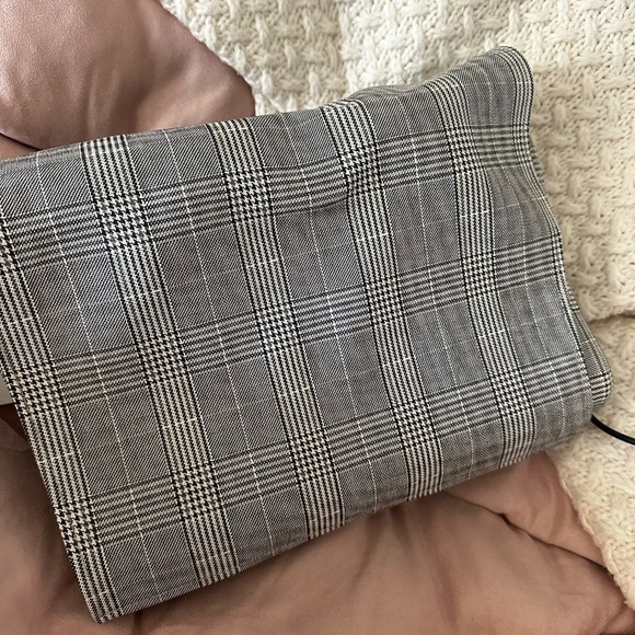 Papillon Portable Neck Massager - Picture 10 of 13